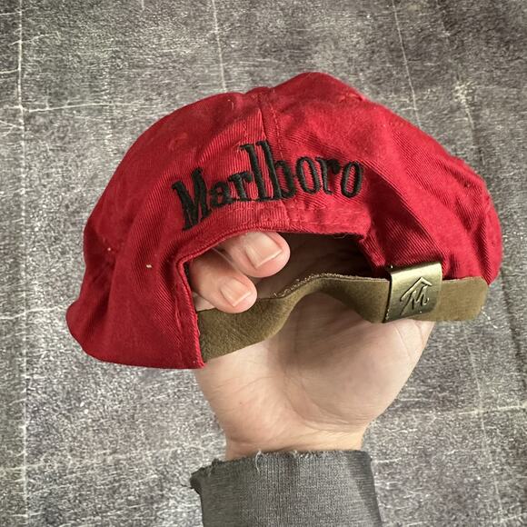 Men's Vintage 90's Marlboro Country Store Red Leather Promo Strapback Hat Cap - Picture 2 of 3
